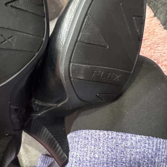 Black heeled high embossed - Picture 6 of 8